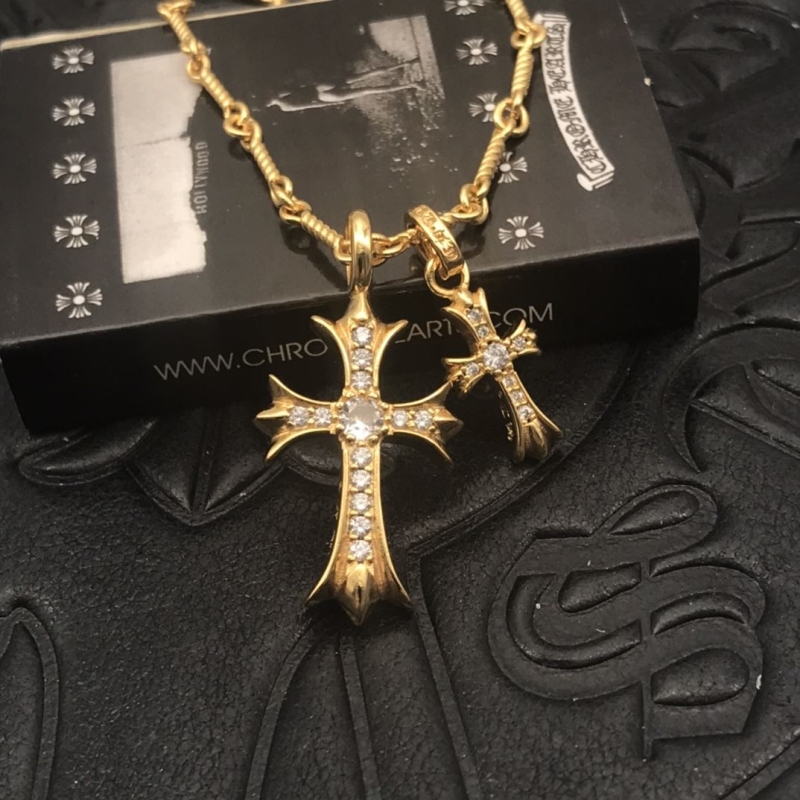 Ch**me He**ts necklaces